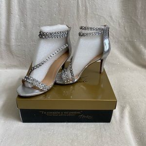 Darra Pewter metallic sandals by Thalia